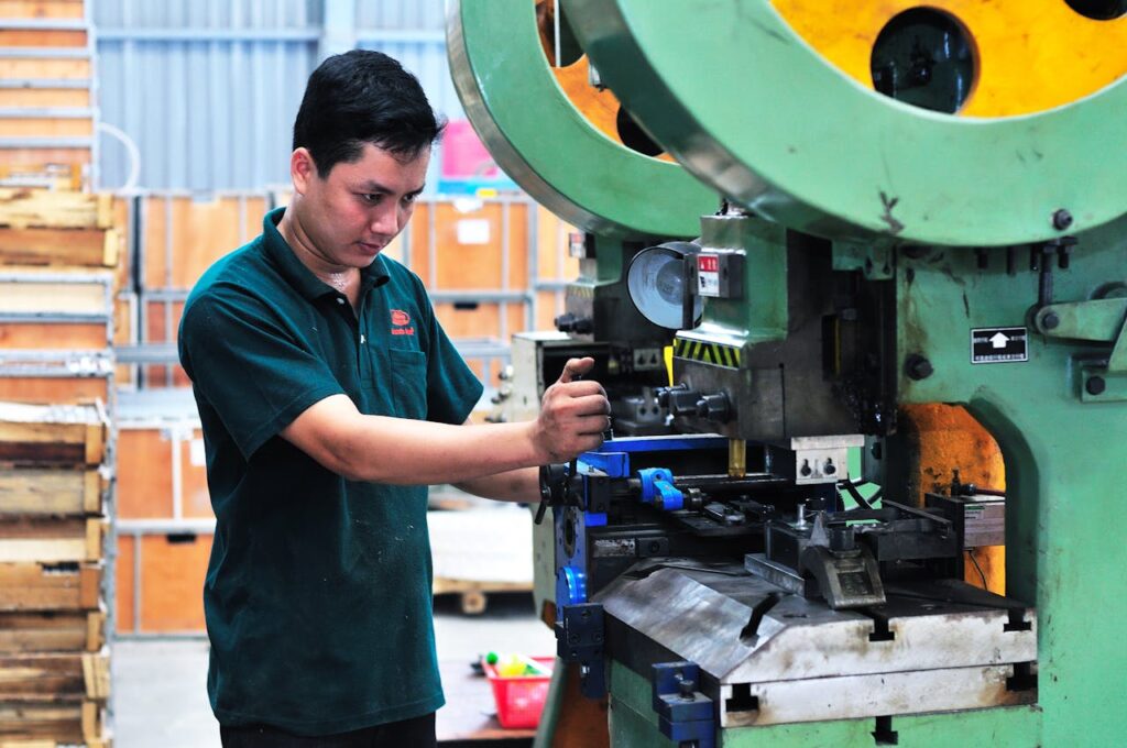 operating the press brake