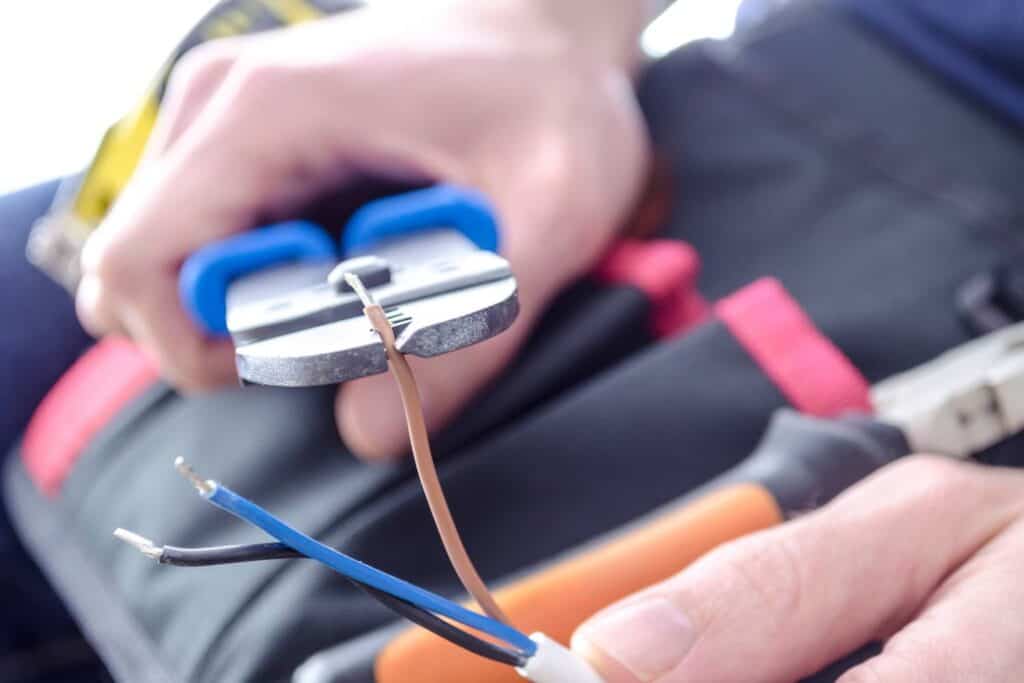 what are the key steps in stripping electrical wires 1